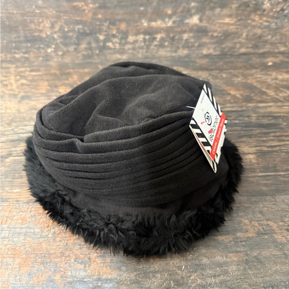 Isotoner Black Fleece Winter Pleated Hat with Furry Trim
